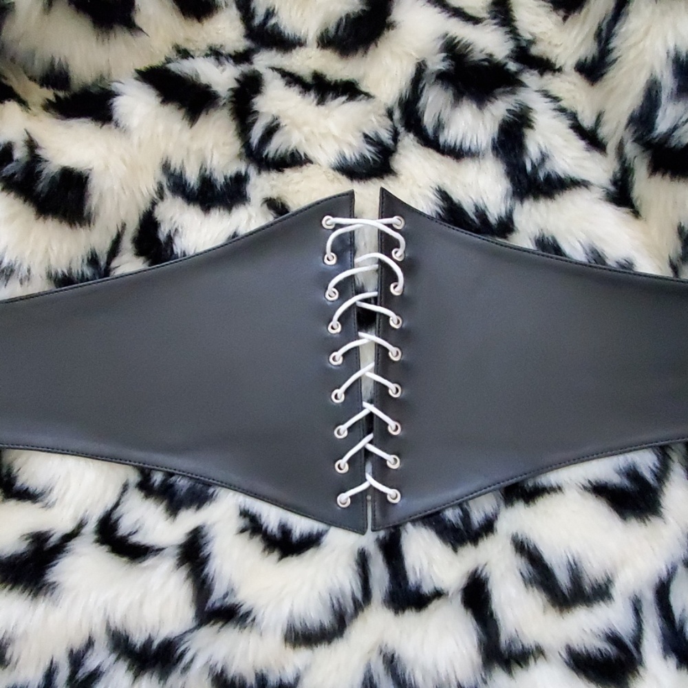 Deandri Front Lace Corset Belt